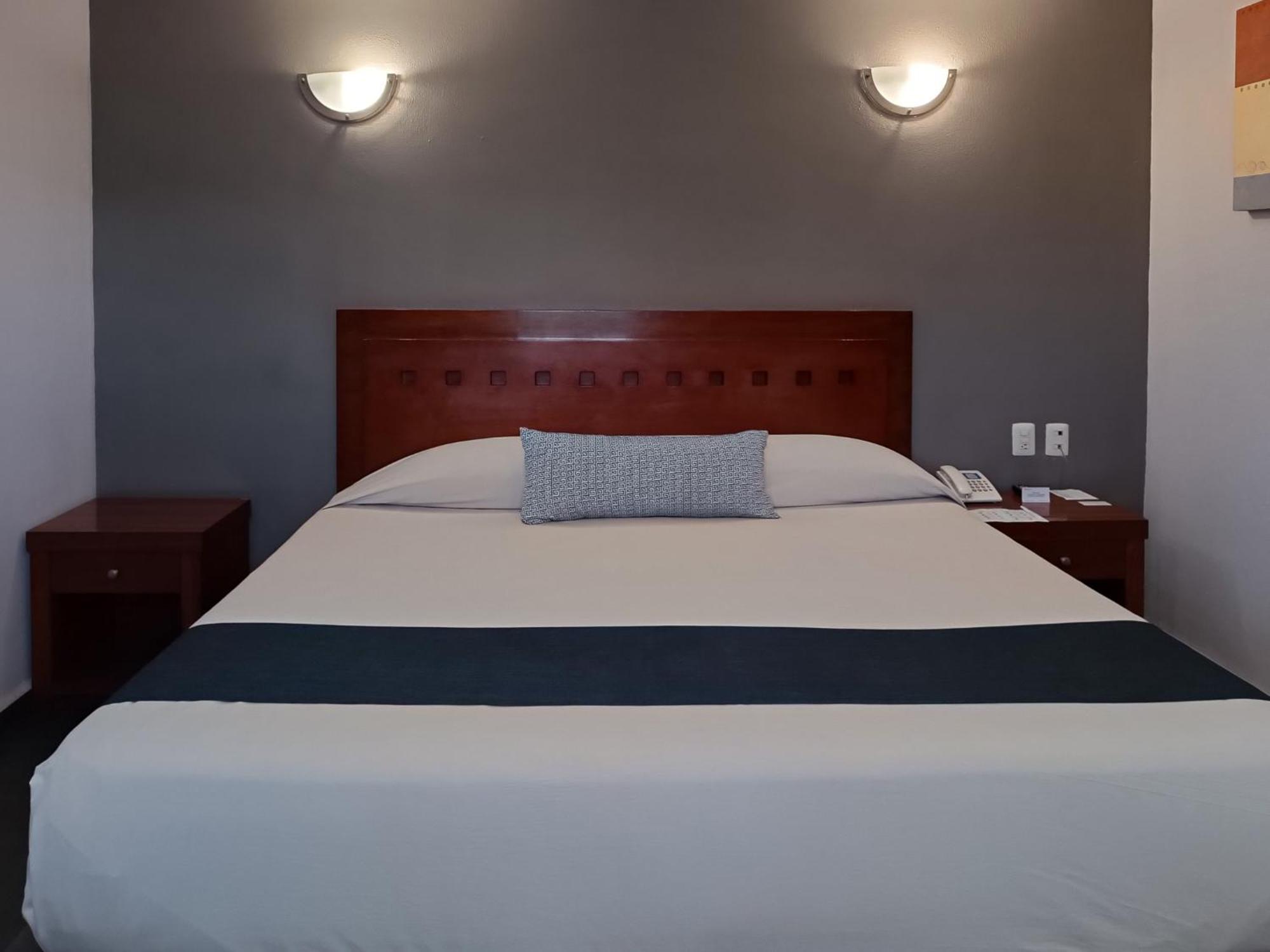 פואבלה Hotel Panamerican מראה חיצוני תמונה