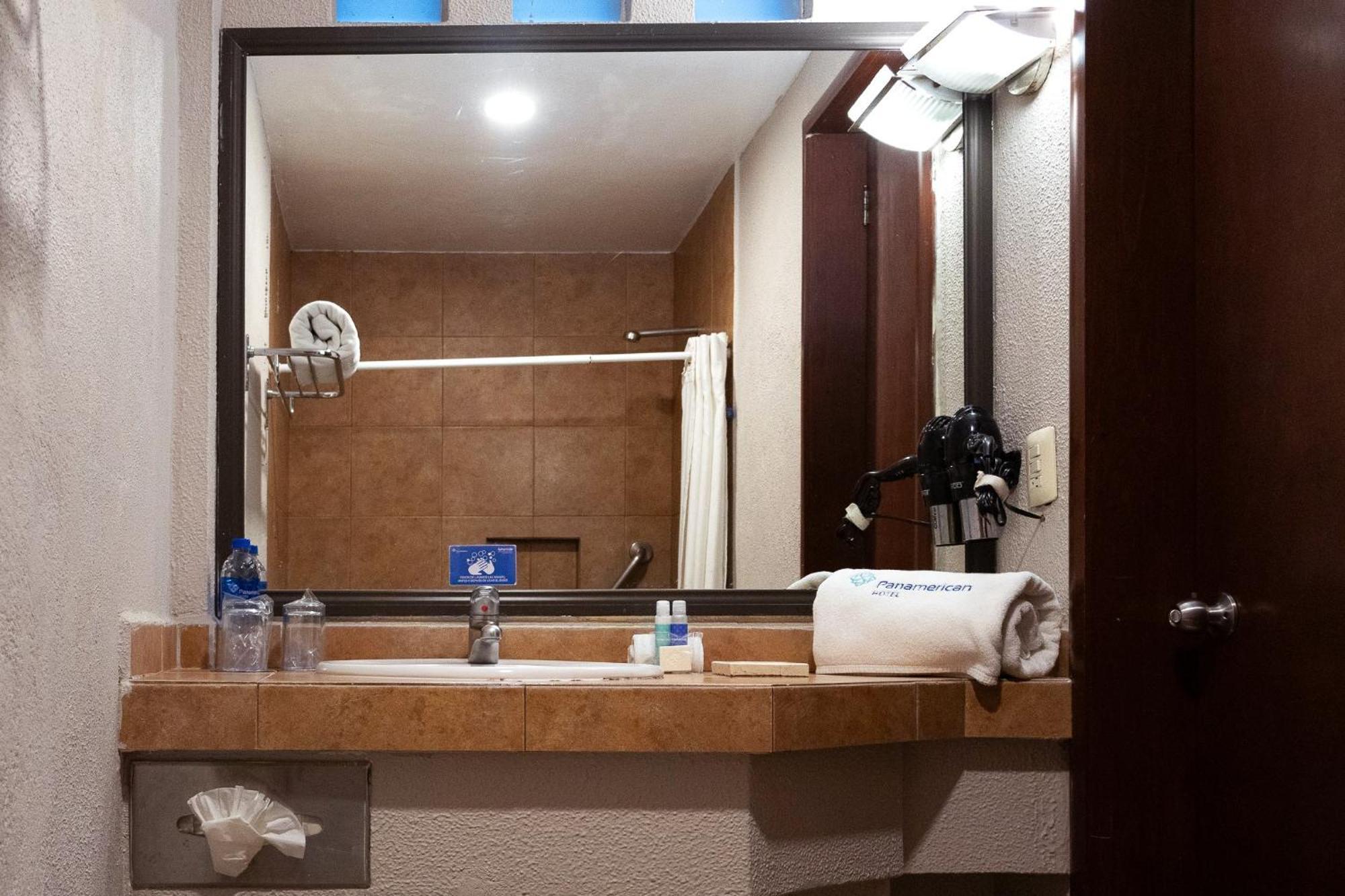 פואבלה Hotel Panamerican מראה חיצוני תמונה