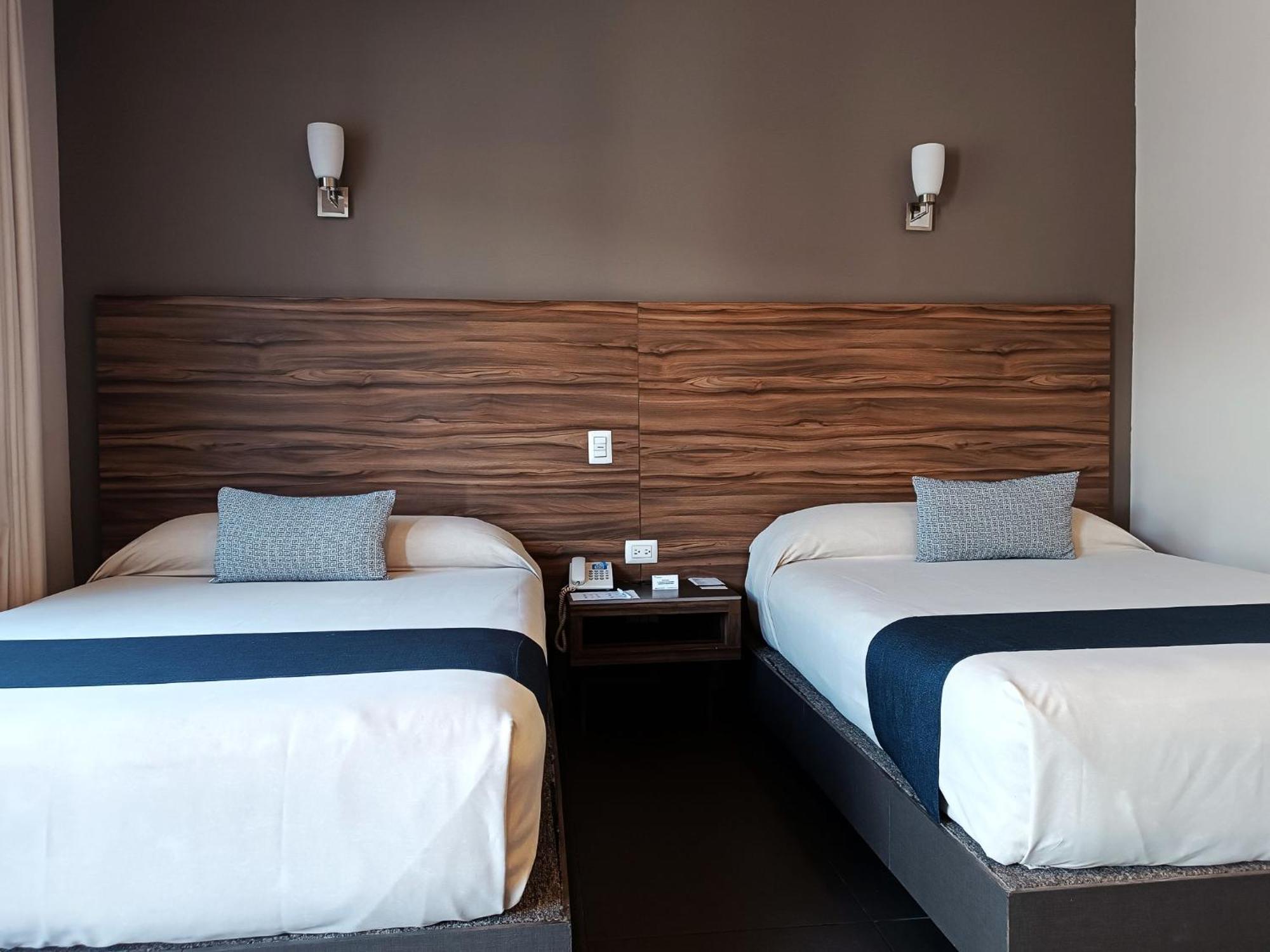 פואבלה Hotel Panamerican מראה חיצוני תמונה