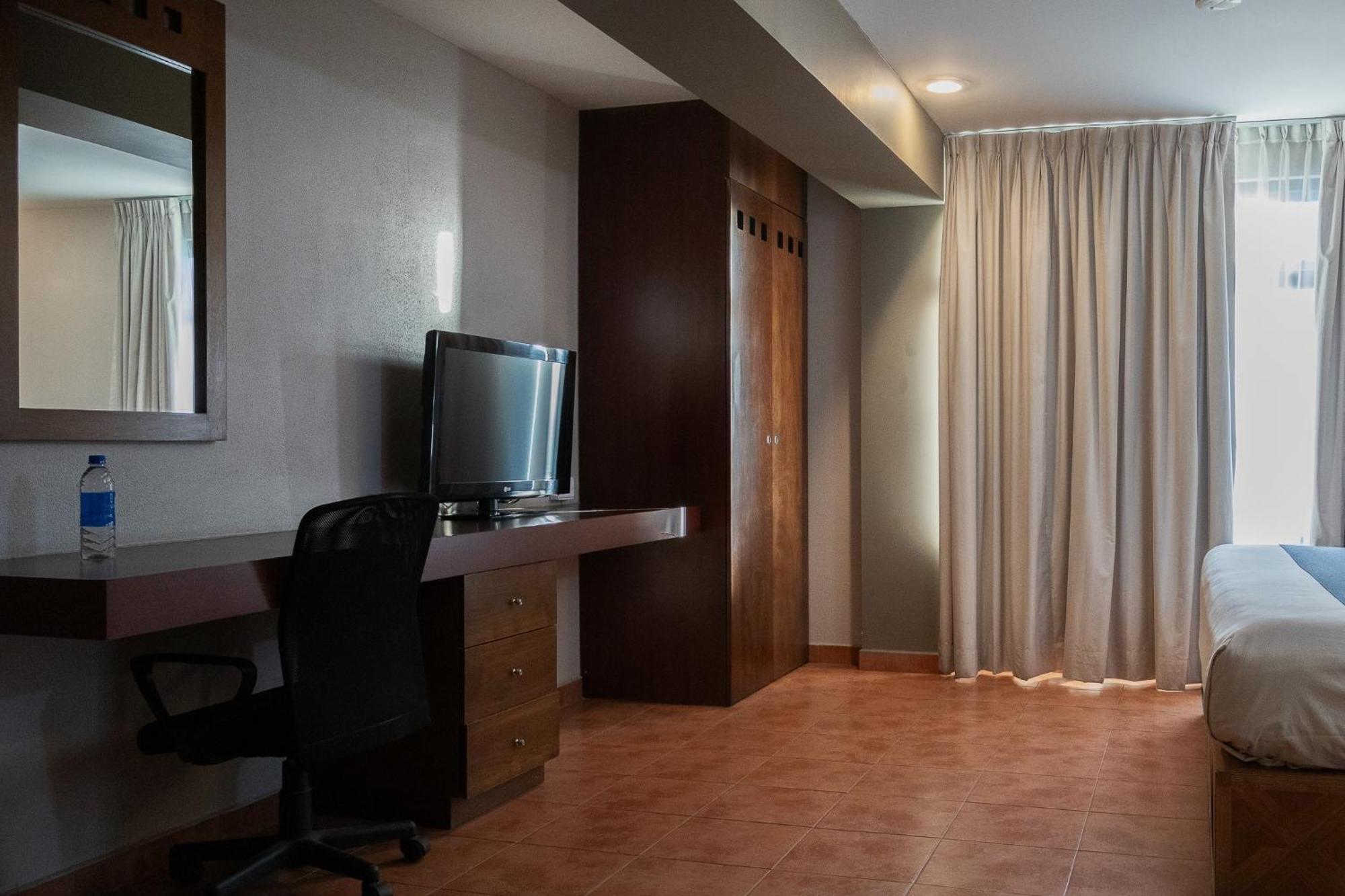 פואבלה Hotel Panamerican מראה חיצוני תמונה