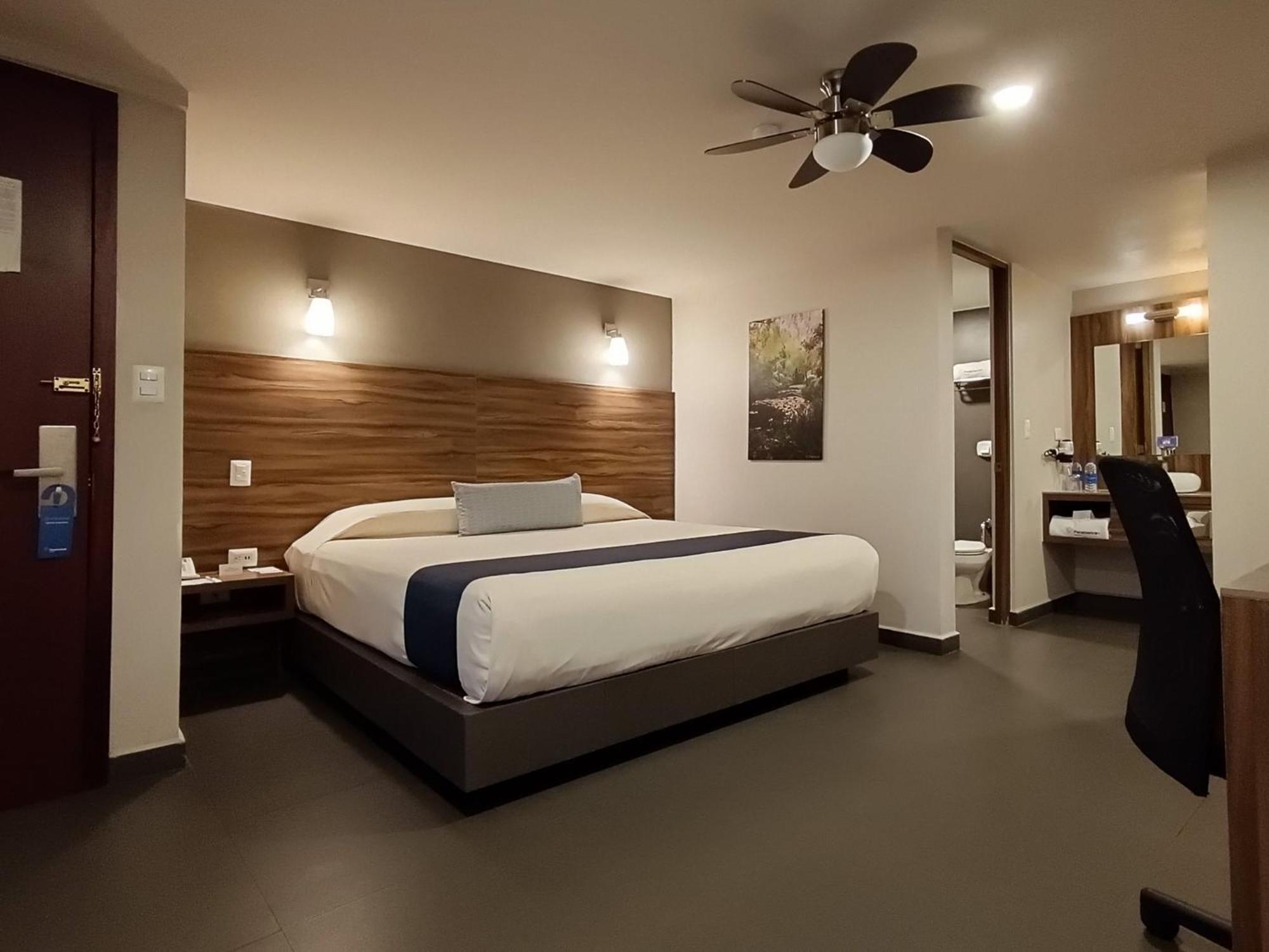 פואבלה Hotel Panamerican מראה חיצוני תמונה