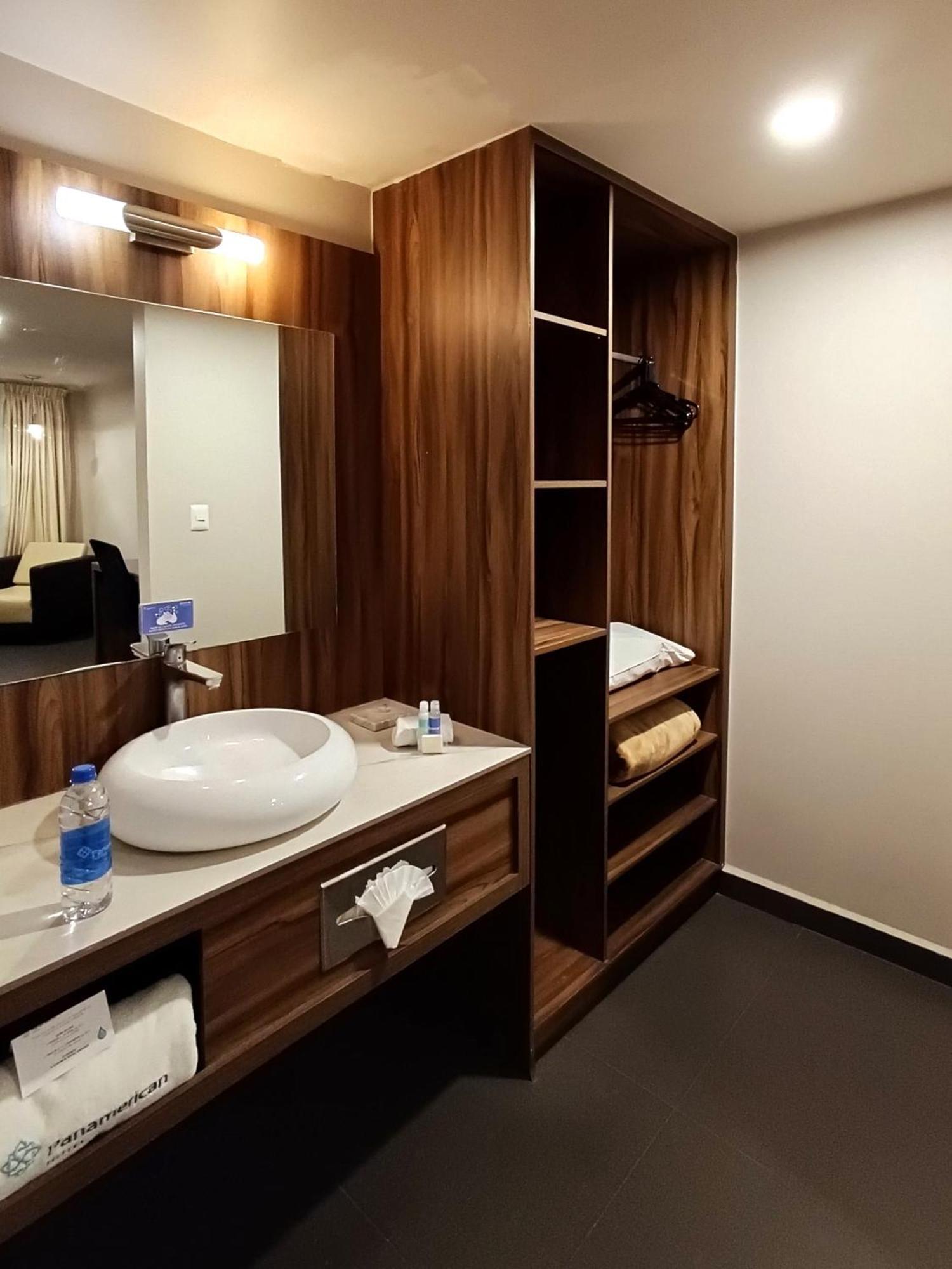 פואבלה Hotel Panamerican מראה חיצוני תמונה