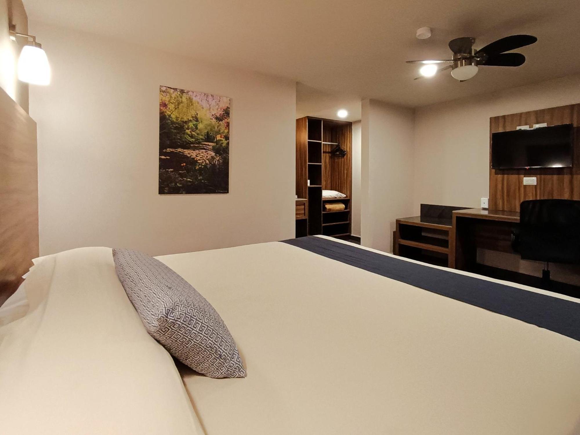 פואבלה Hotel Panamerican מראה חיצוני תמונה