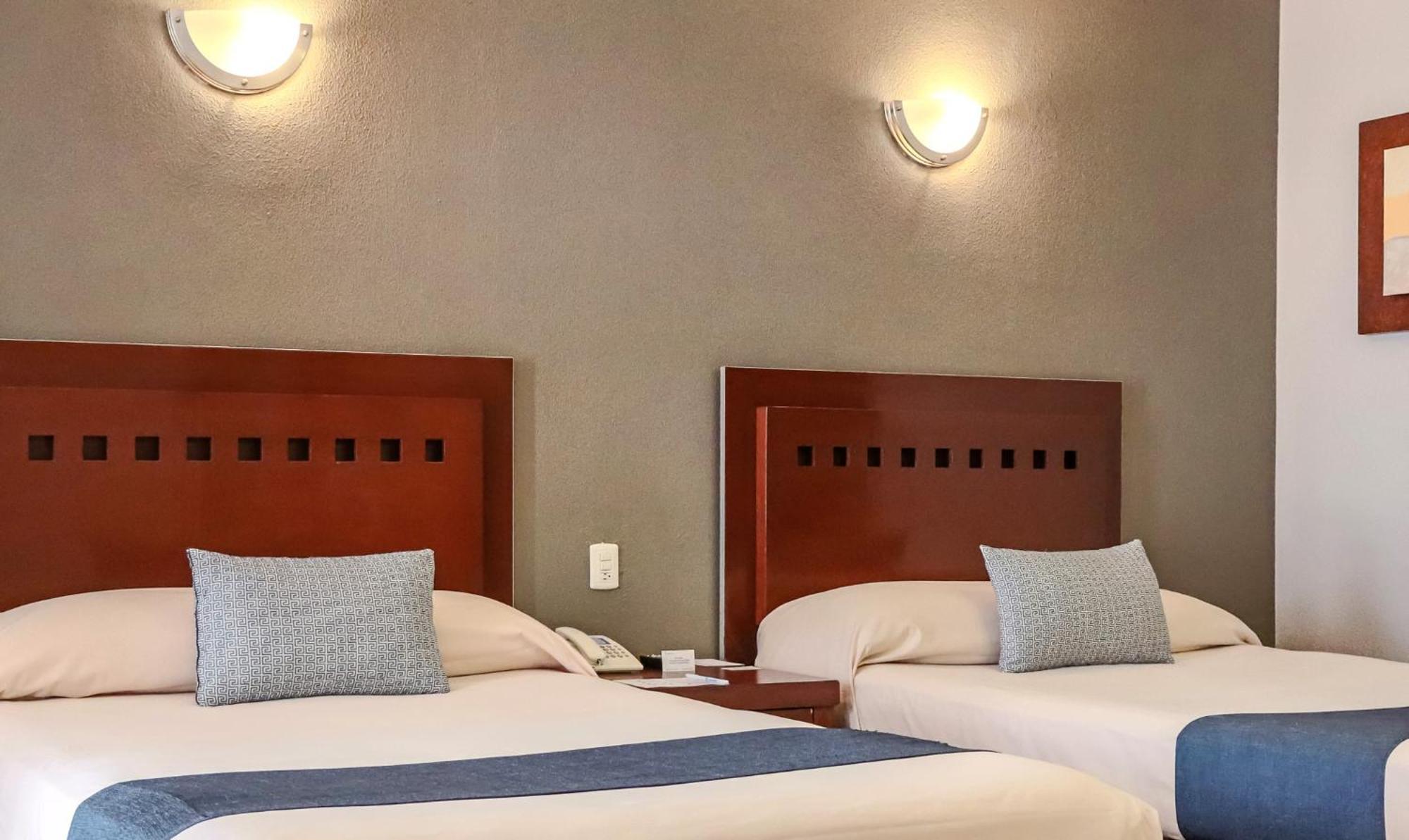 פואבלה Hotel Panamerican מראה חיצוני תמונה