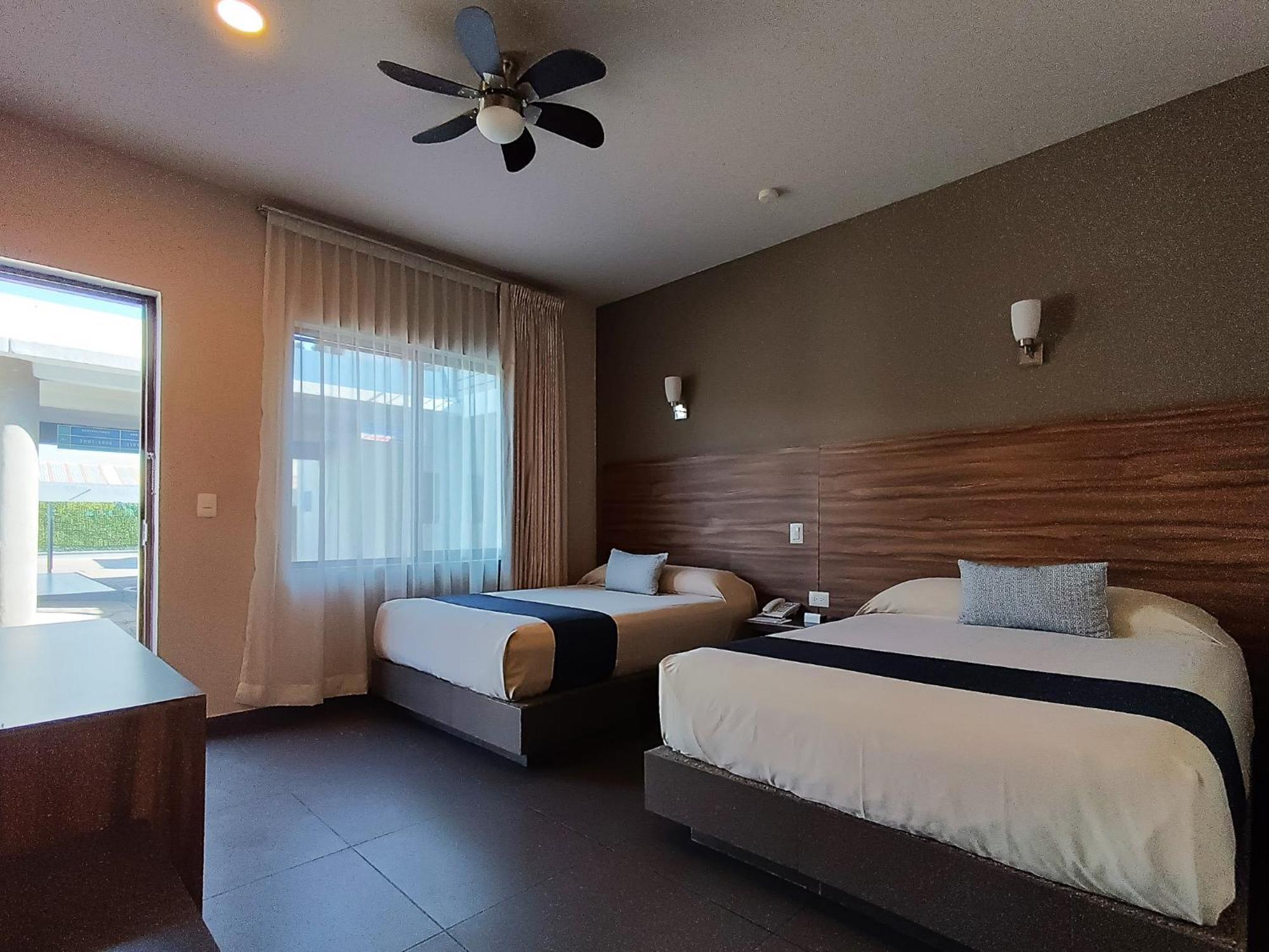 פואבלה Hotel Panamerican מראה חיצוני תמונה