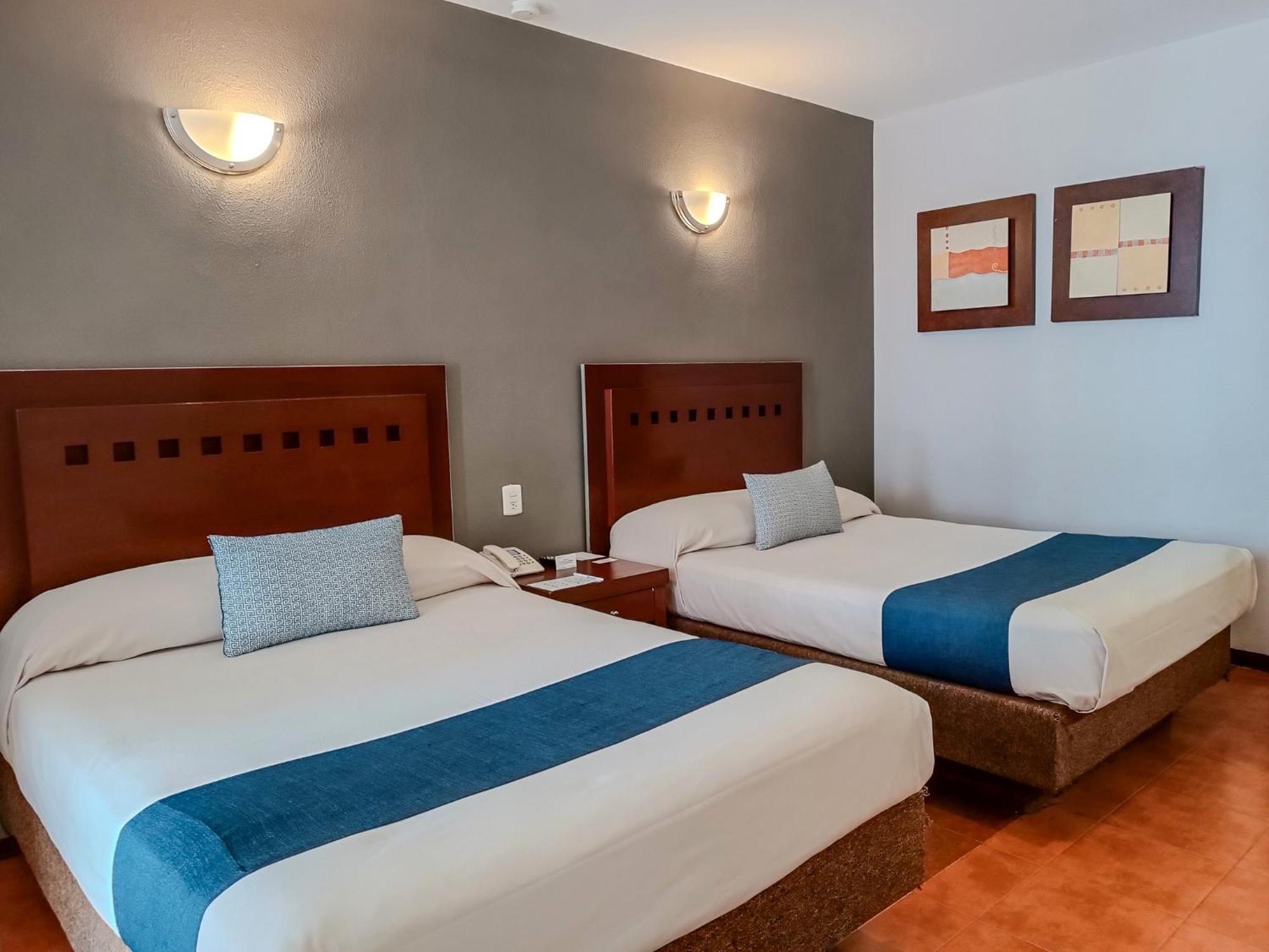 פואבלה Hotel Panamerican מראה חיצוני תמונה